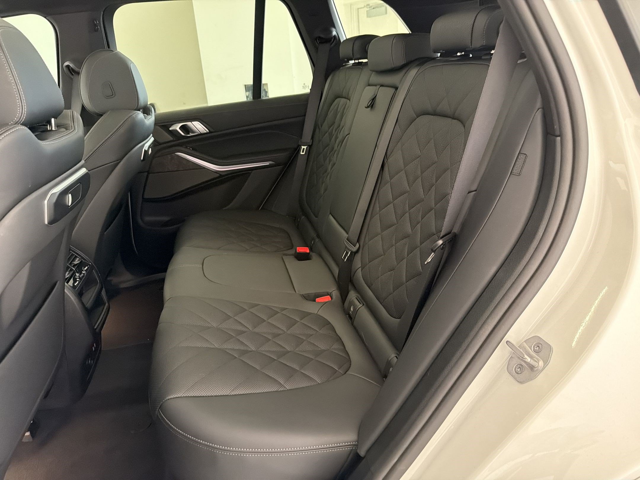 Used 2026 BMW X5 xDrive50e w/ M Sport Package AWD/4WD image 23