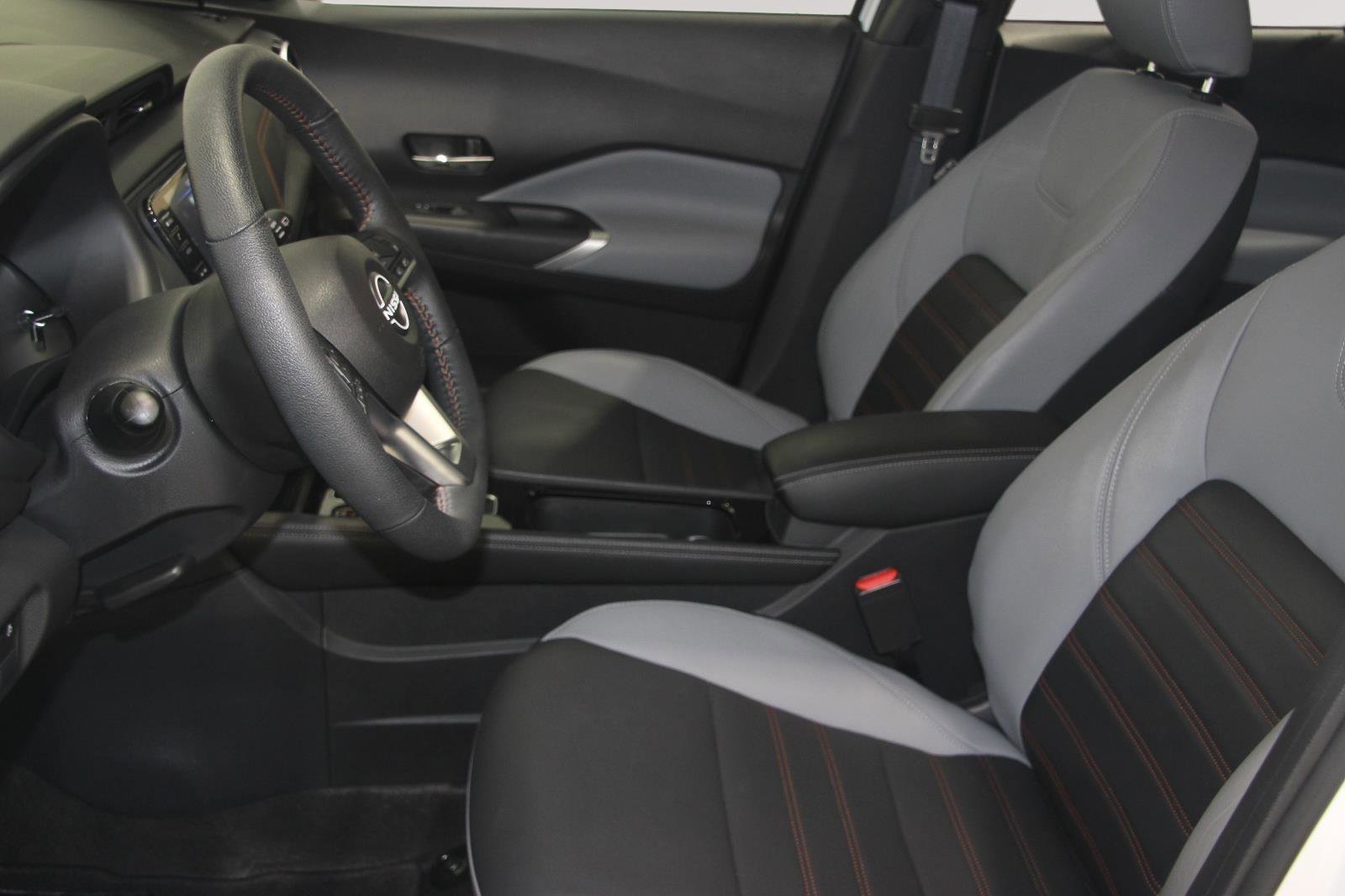 Used 2024 Nissan Kicks SR w/ SR Premium Package image 19