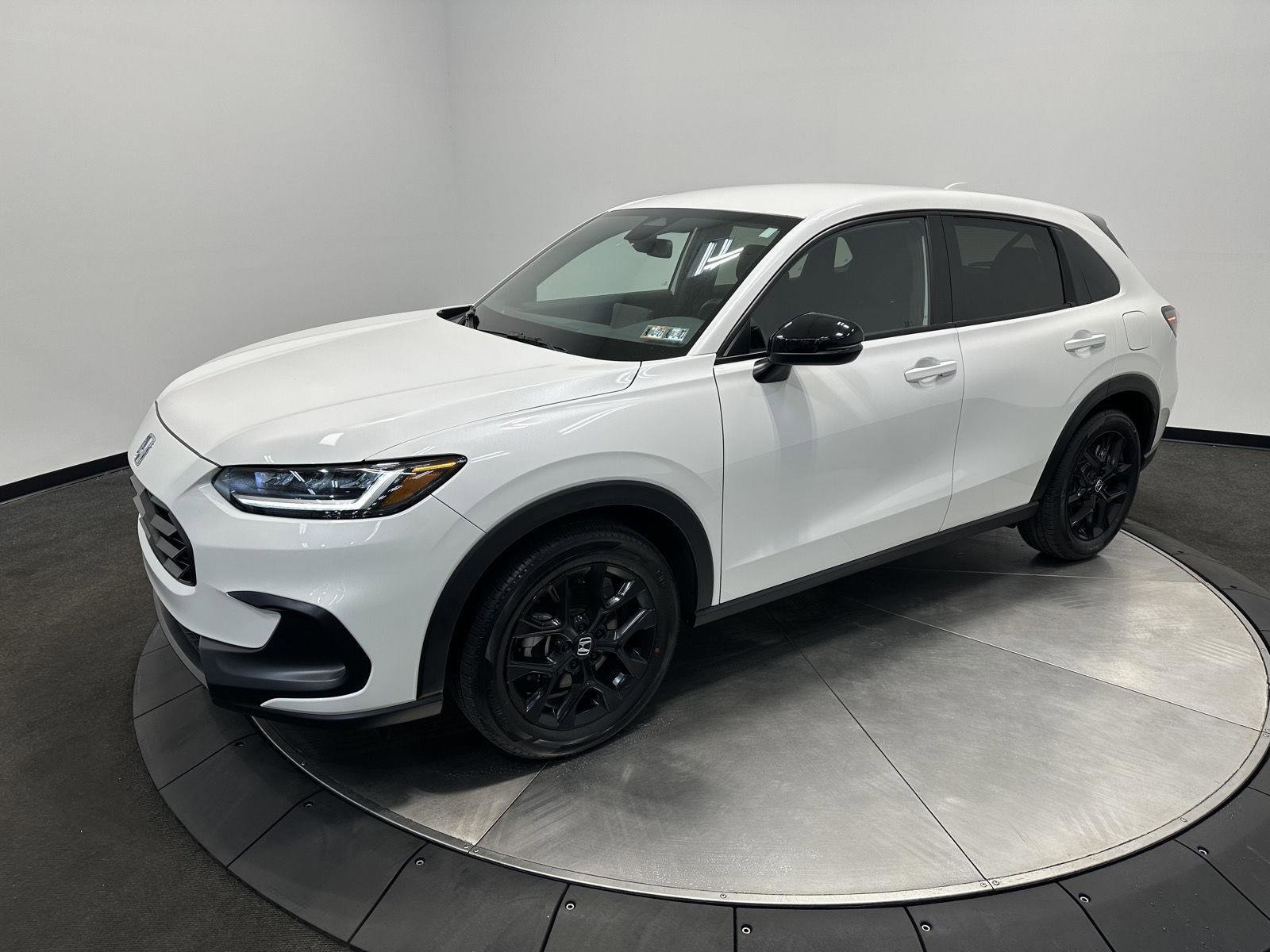 Certified 2025 Honda HR-V Sport image 3