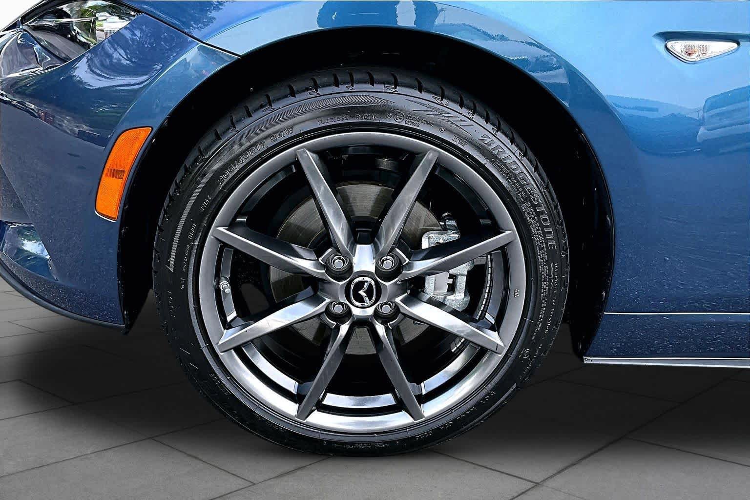 Used 2020 MAZDA MX-5 Miata RF Grand Touring RWD image 11