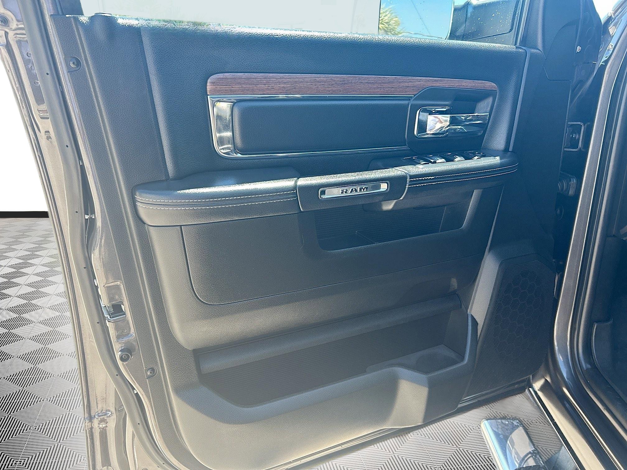 Used 2018 RAM 3500 Laramie AWD/4WD image 18