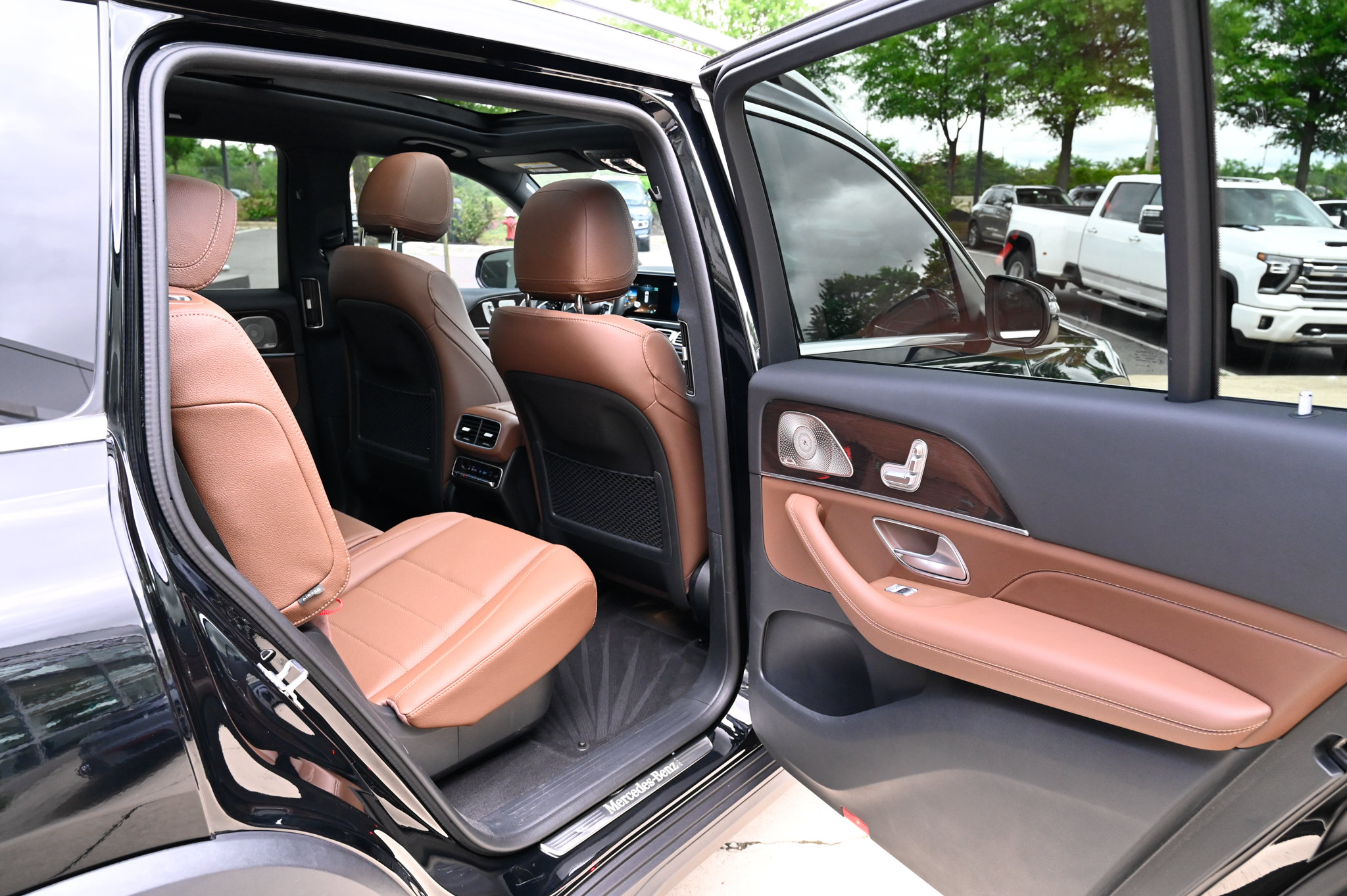 Used 2025 Mercedes-Benz GLS 450 4MATIC image 51