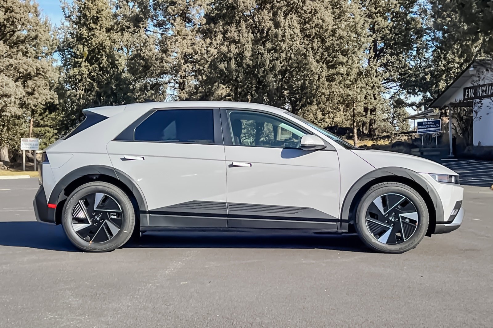 New 2026 Hyundai Ioniq 5 SEL image 3