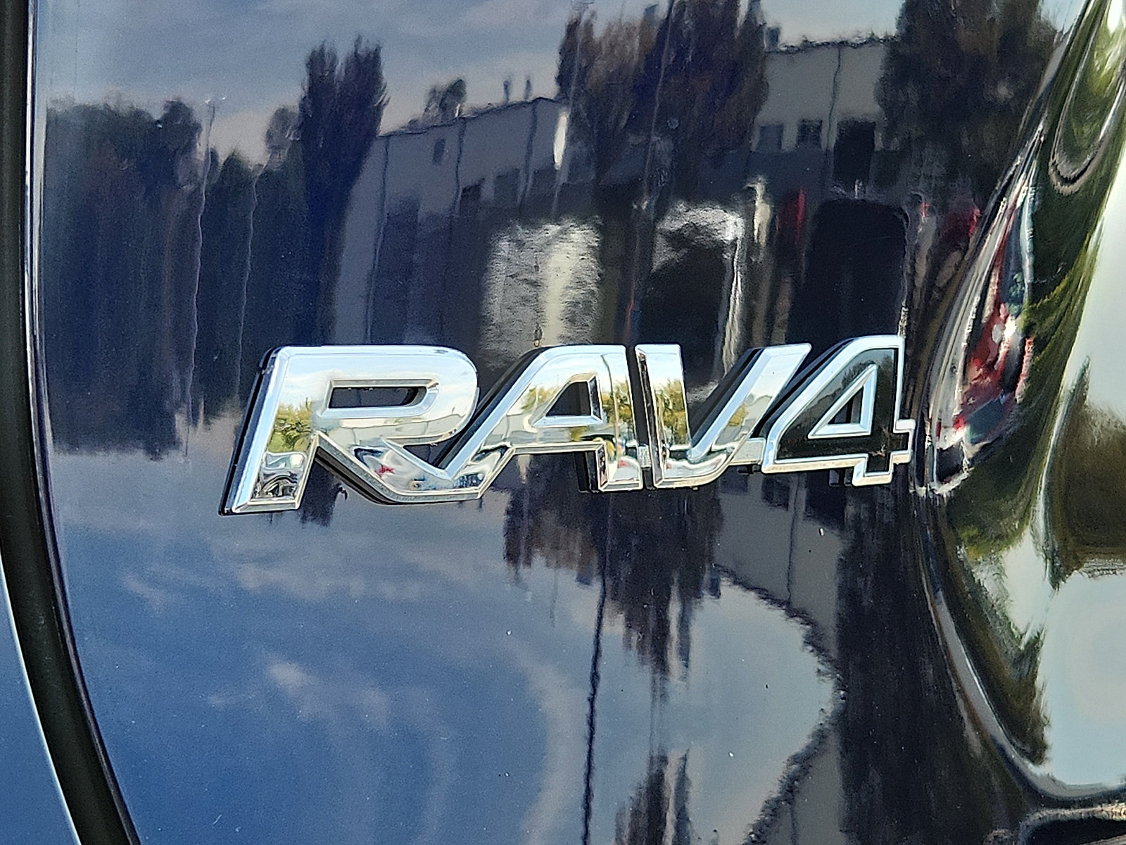 Used 2019 Toyota RAV4 XSE w/ All Weather Liner Package AWD/4WD image 31