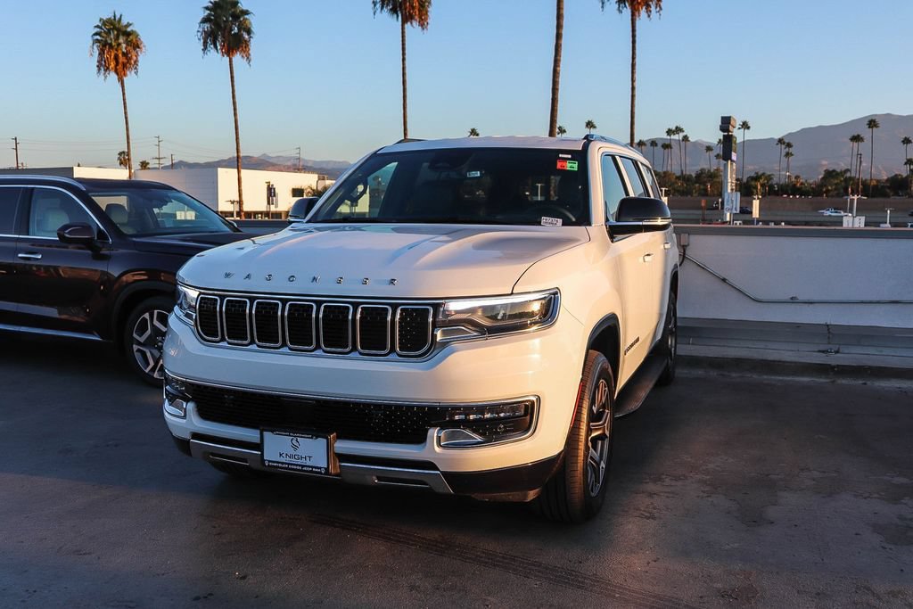 Used 2024 Jeep Wagoneer Series III AWD/4WD image 4