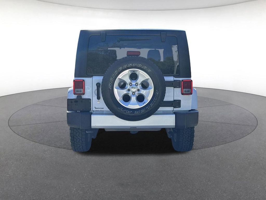 Used 2015 Jeep Wrangler Sahara AWD/4WD image 4