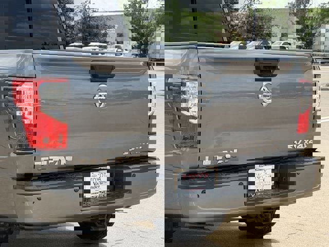 Used 2019 Nissan Titan SV w/ SV Convenience Package AWD/4WD image 6