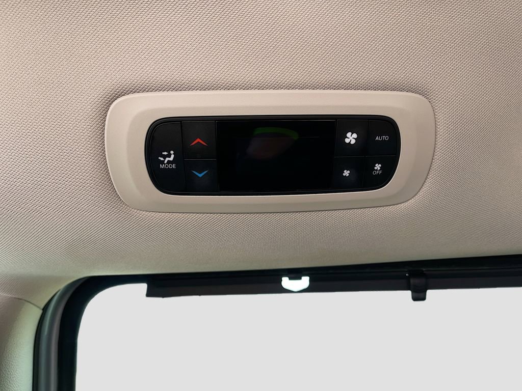 Used 2024 Chrysler Pacifica Touring-L image 24