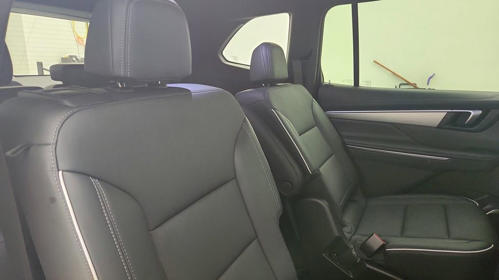 Certified 2025 Buick Enclave Preferred image 26