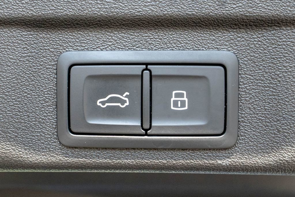 Used 2025 Audi A5 2.0T Premium Plus w/ Premium Plus AWD/4WD image 37