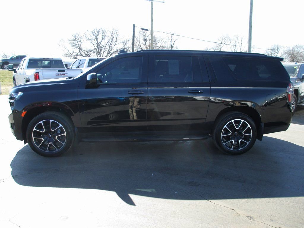 Used 2023 Chevrolet Suburban RST image 10