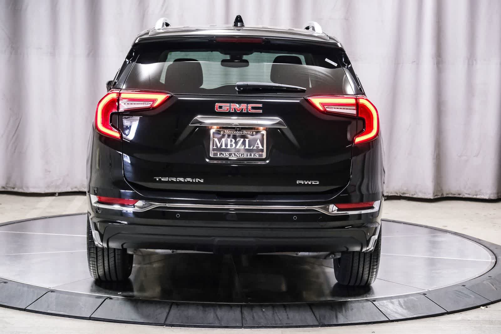 Used 2022 GMC Terrain Denali AWD/4WD image 3