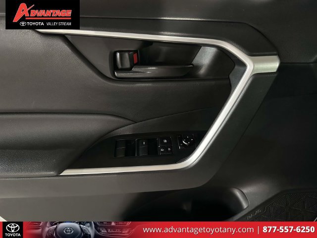 Certified 2023 Toyota RAV4 LE AWD/4WD image 21