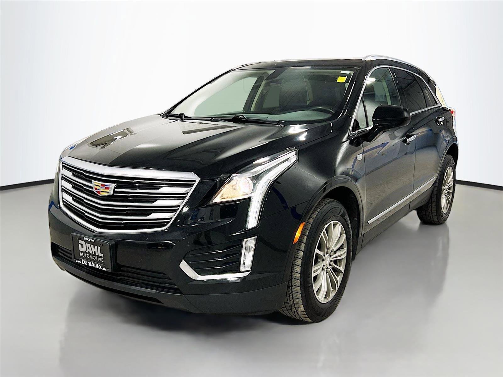 Used 2017 Cadillac XT5 Luxury image 3