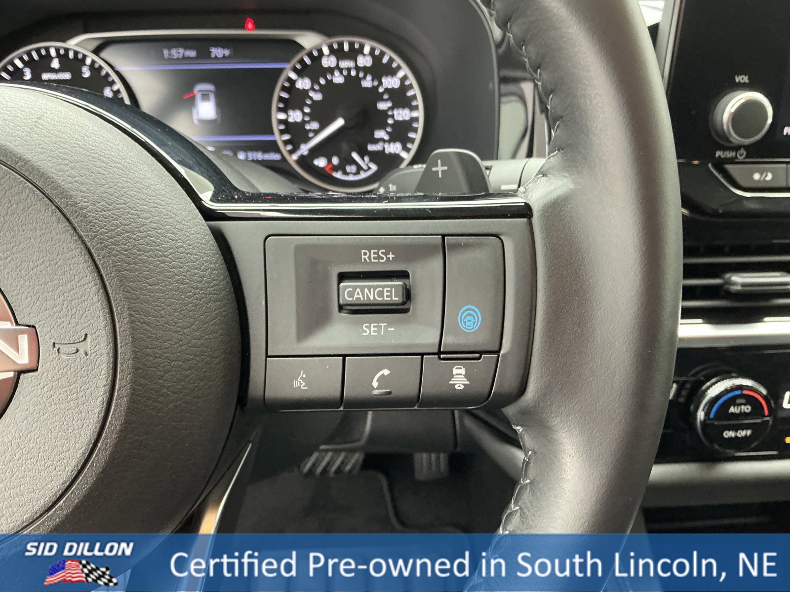 Used 2023 Nissan Pathfinder SV image 12