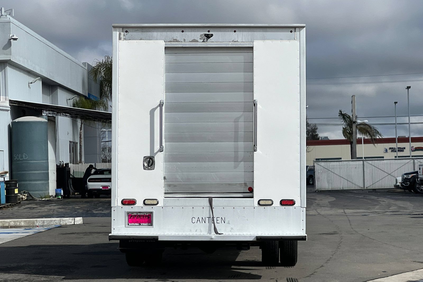 Used 2015 Chevrolet Express 4500 RWD image 6