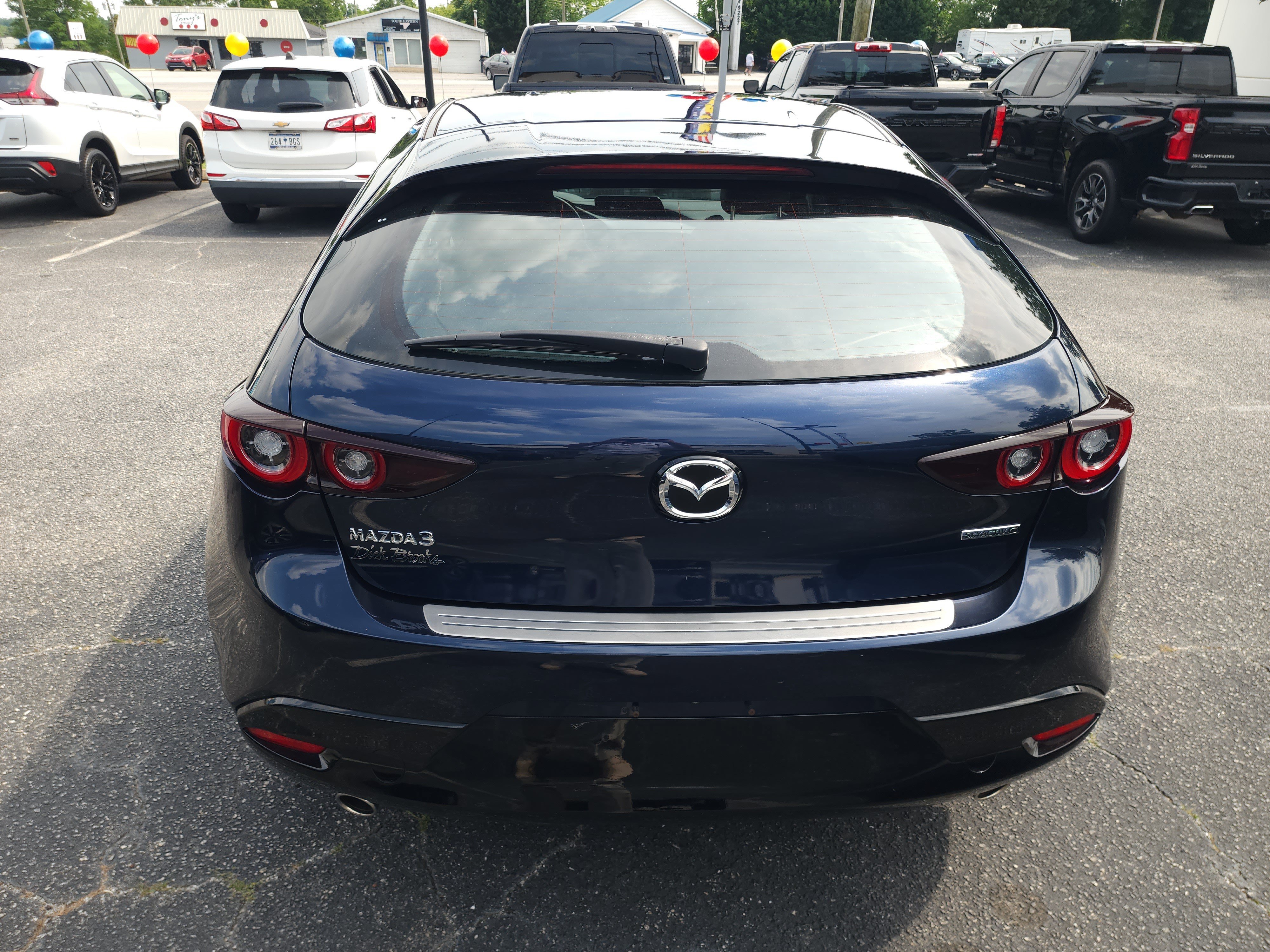 Used 2023 MAZDA MAZDA3 s FWD image 5