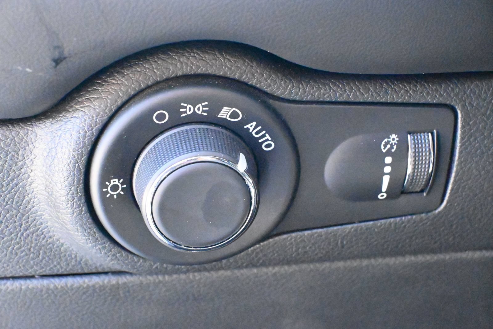 Used 2024 Dodge Durango GT AWD/4WD image 11
