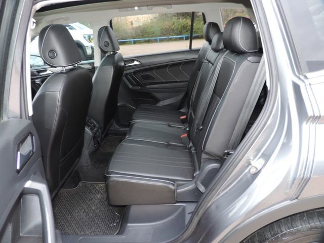 Used 2023 Volkswagen Tiguan SE w/ Panoramic Sunroof Package FWD image 20