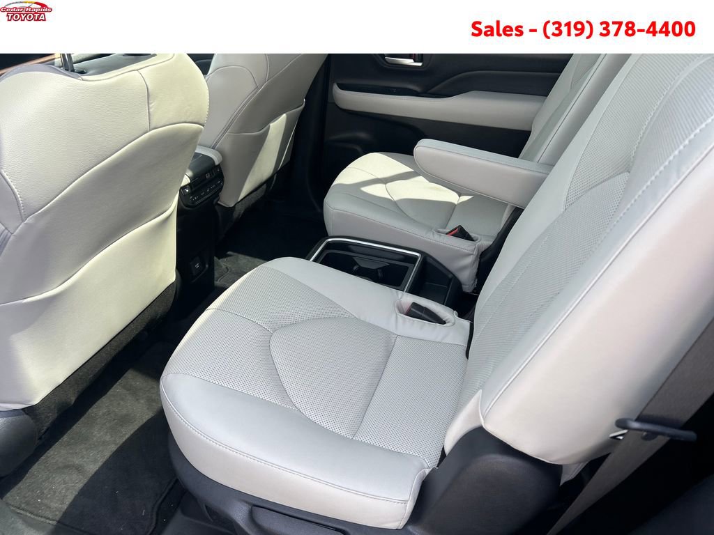 Certified 2024 Toyota Grand Highlander Limited image 25