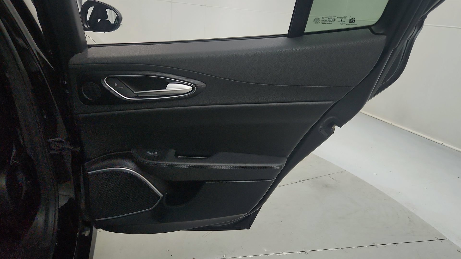 Used 2020 Alfa Romeo Giulia AWD w/ Cold Weather Package image 27
