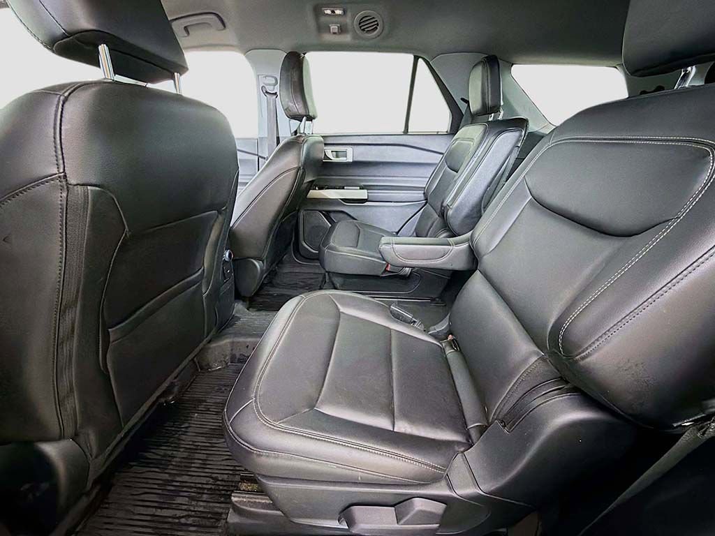 Used 2022 Ford Explorer XLT w/ Equipment Group 202A image 22
