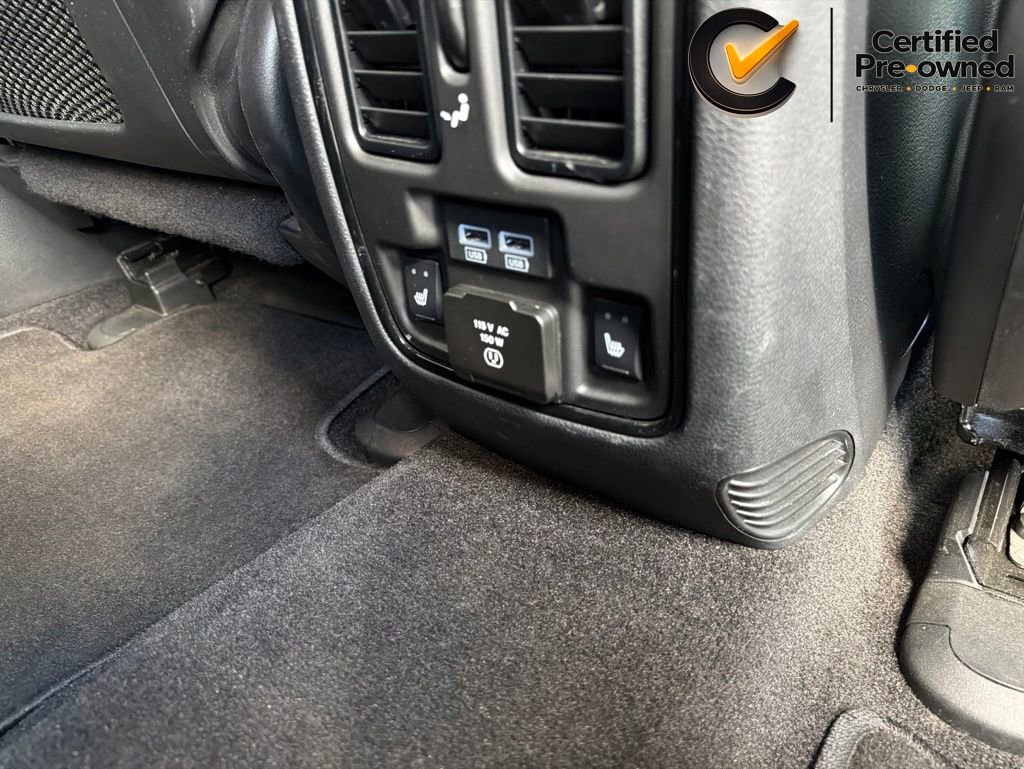 Certified 2022 Dodge Durango R/T w/ Blacktop Package AWD/4WD image 32