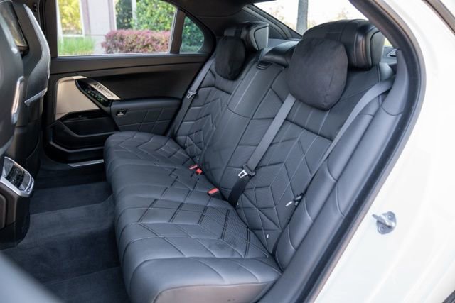 Used 2024 BMW i7 eDrive50 image 43