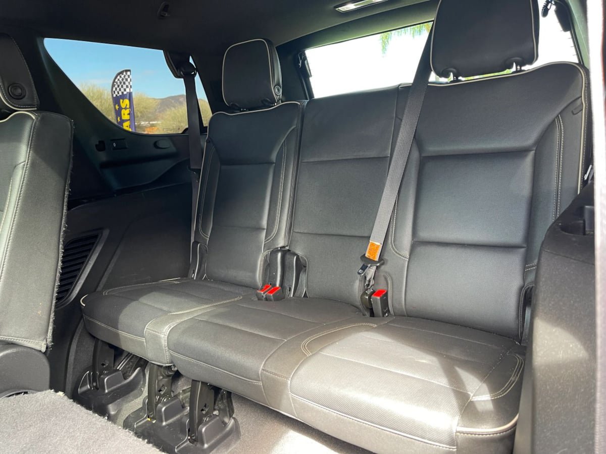 Used 2024 GMC Yukon SLT w/ SLT Premium Package AWD/4WD image 24