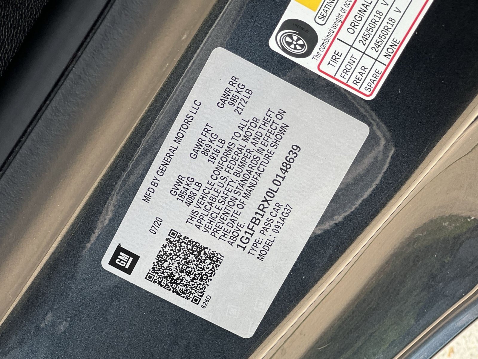 Used 2020 Chevrolet Camaro LS RWD image 37