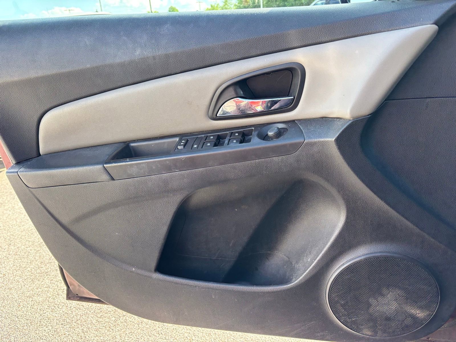 Used 2015 Chevrolet Cruze LT FWD image 12