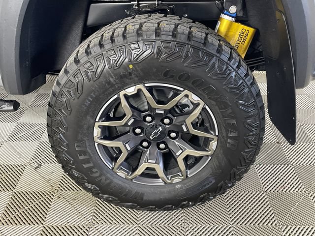 New 2026 Chevrolet Colorado ZR2 w/ Technology Package AWD/4WD image 15