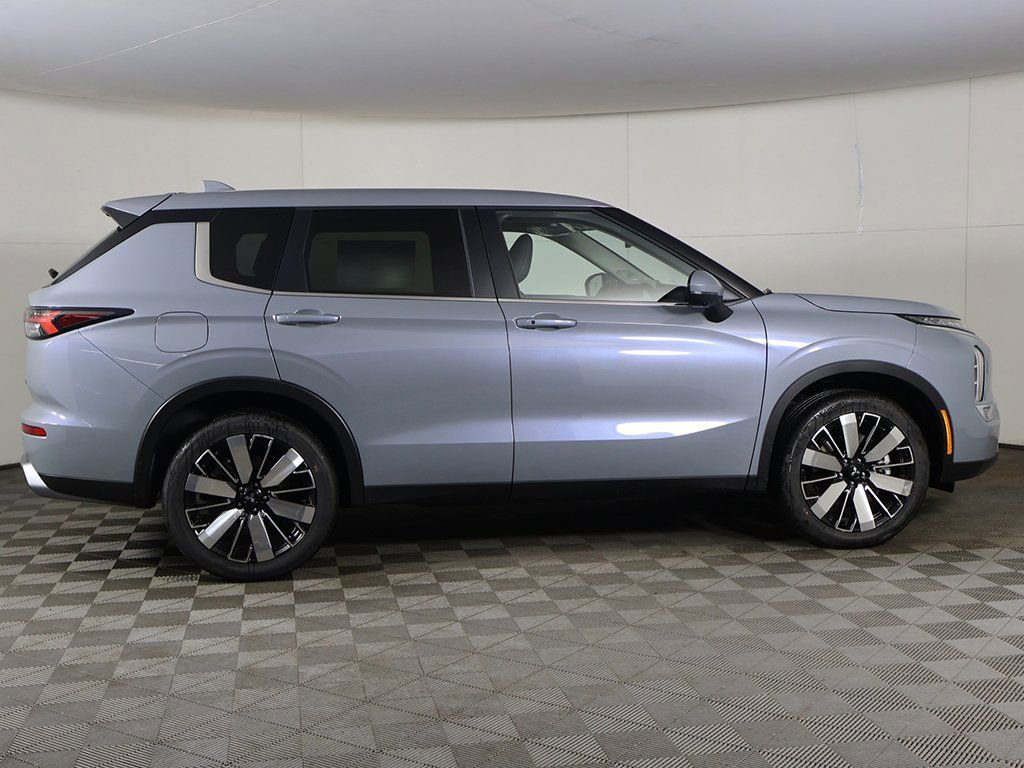 New 2026 Mitsubishi Outlander SE image 20