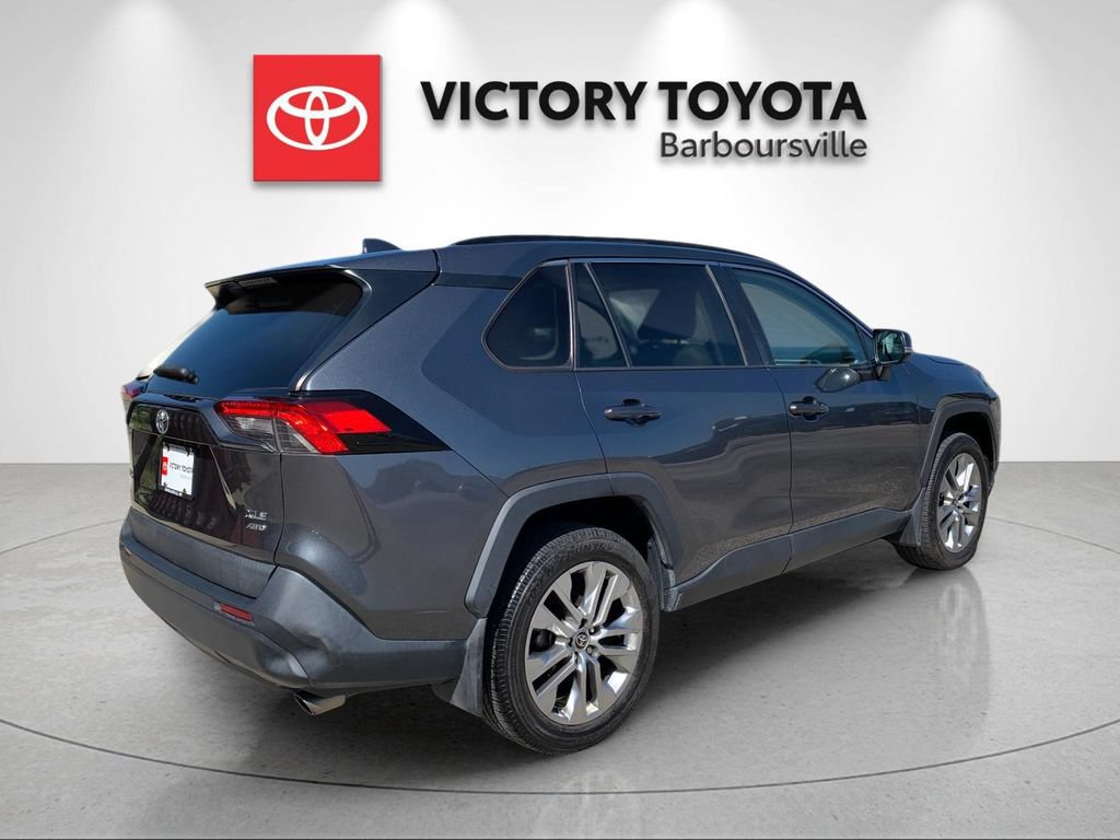 Used 2021 Toyota RAV4 XLE Premium AWD/4WD image 7