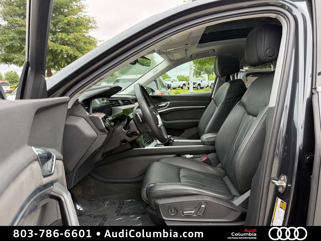 Used 2019 Audi e-tron Prestige w/ Prestige Package AWD/4WD image 22