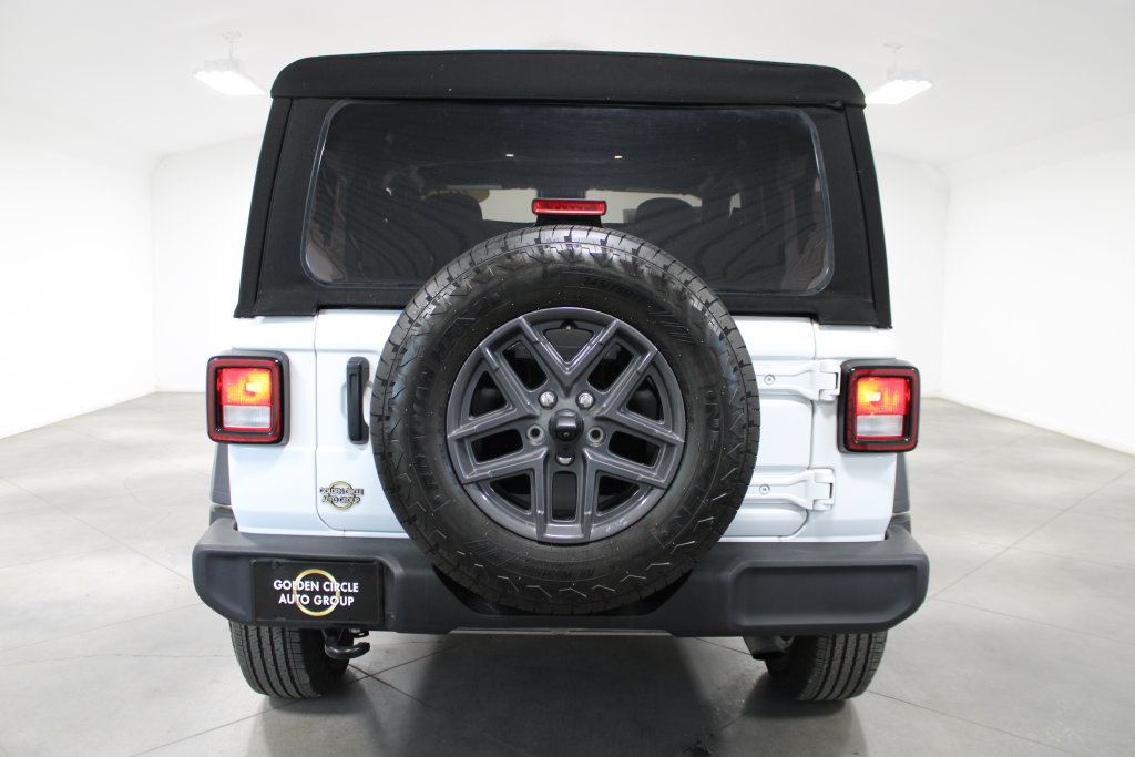 Used 2024 Jeep Wrangler Sport AWD/4WD image 8