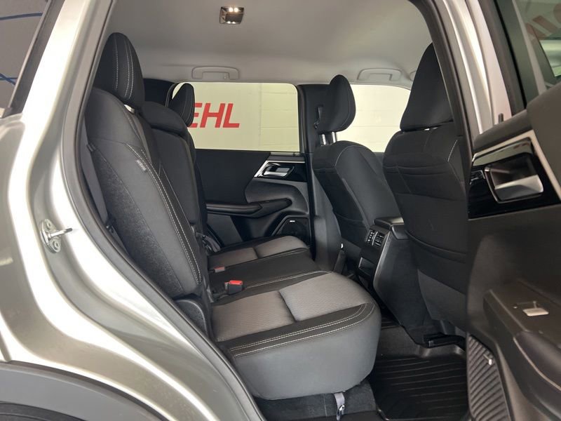 Used 2025 Mitsubishi Outlander ES AWD/4WD image 10