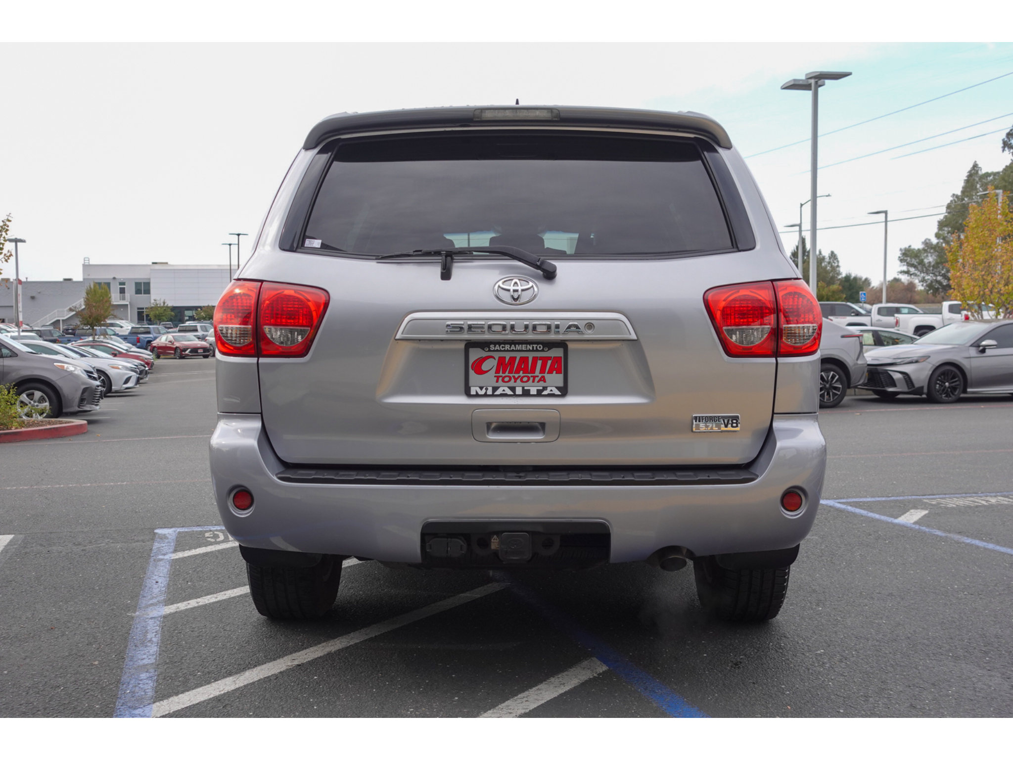 Used 2011 Toyota Sequoia SR5 AWD/4WD image 4
