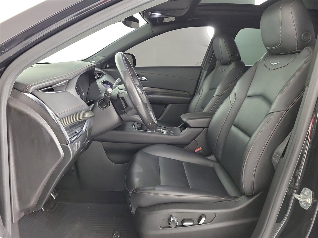 Used 2023 Cadillac XT4 Sport image 16