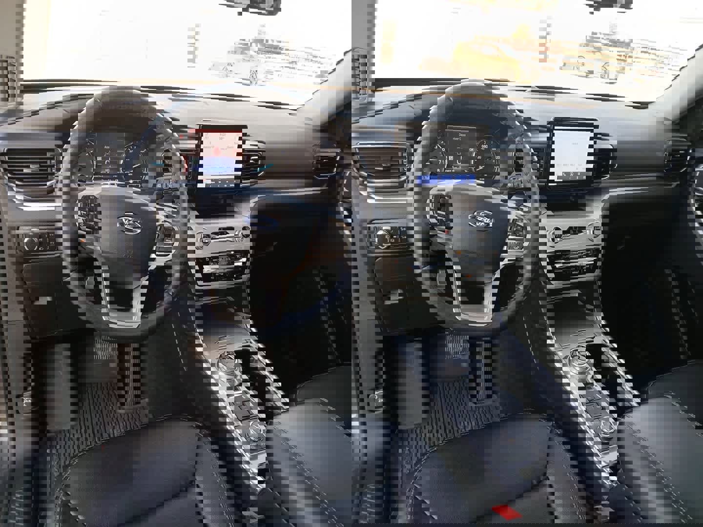 Used 2020 Ford Explorer XLT w/ Equipment Group 202A image 27