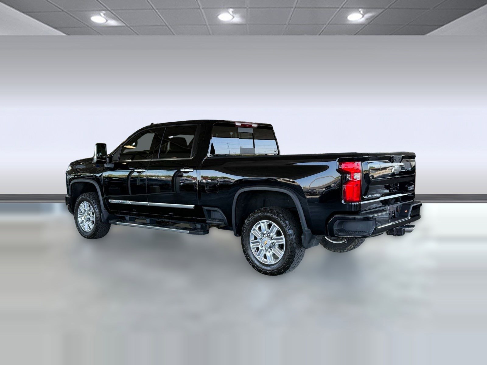 Used 2024 Chevrolet Silverado 2500 High Country w/ Z71 Off-Road Package AWD/4WD image 3