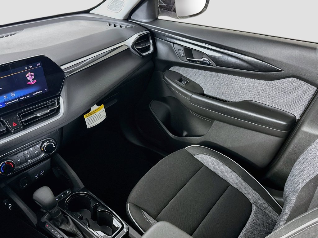 New 2026 Chevrolet TrailBlazer LT w/ Midnight Edition FWD image 24