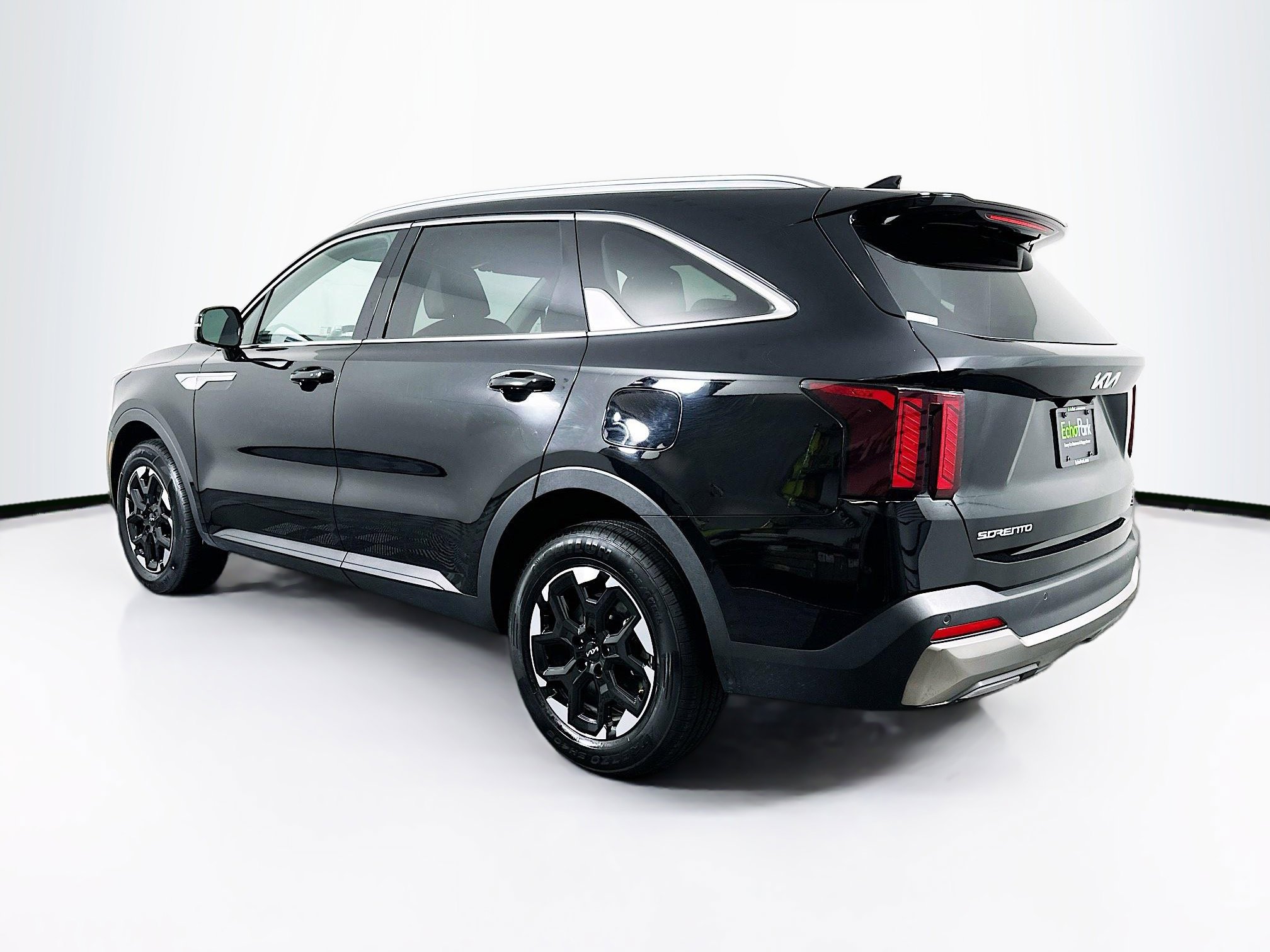 Used 2024 Kia Sorento S image 5