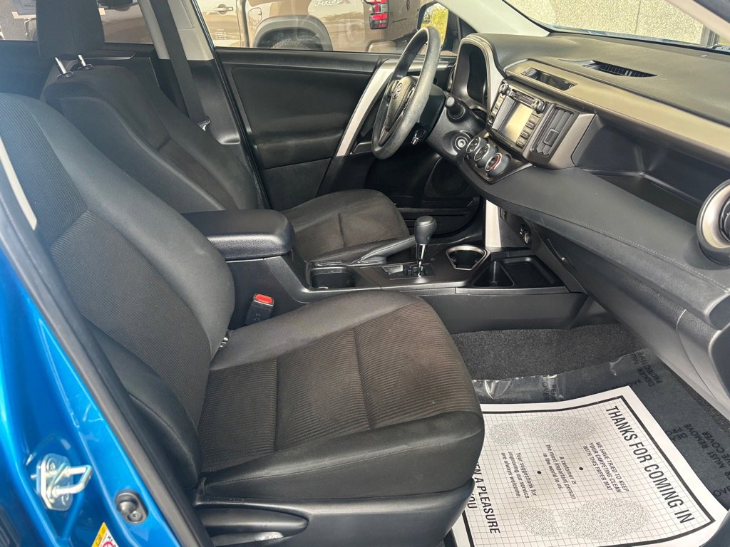 Used 2018 Toyota RAV4 LE w/ All Weather Liner Package image 34