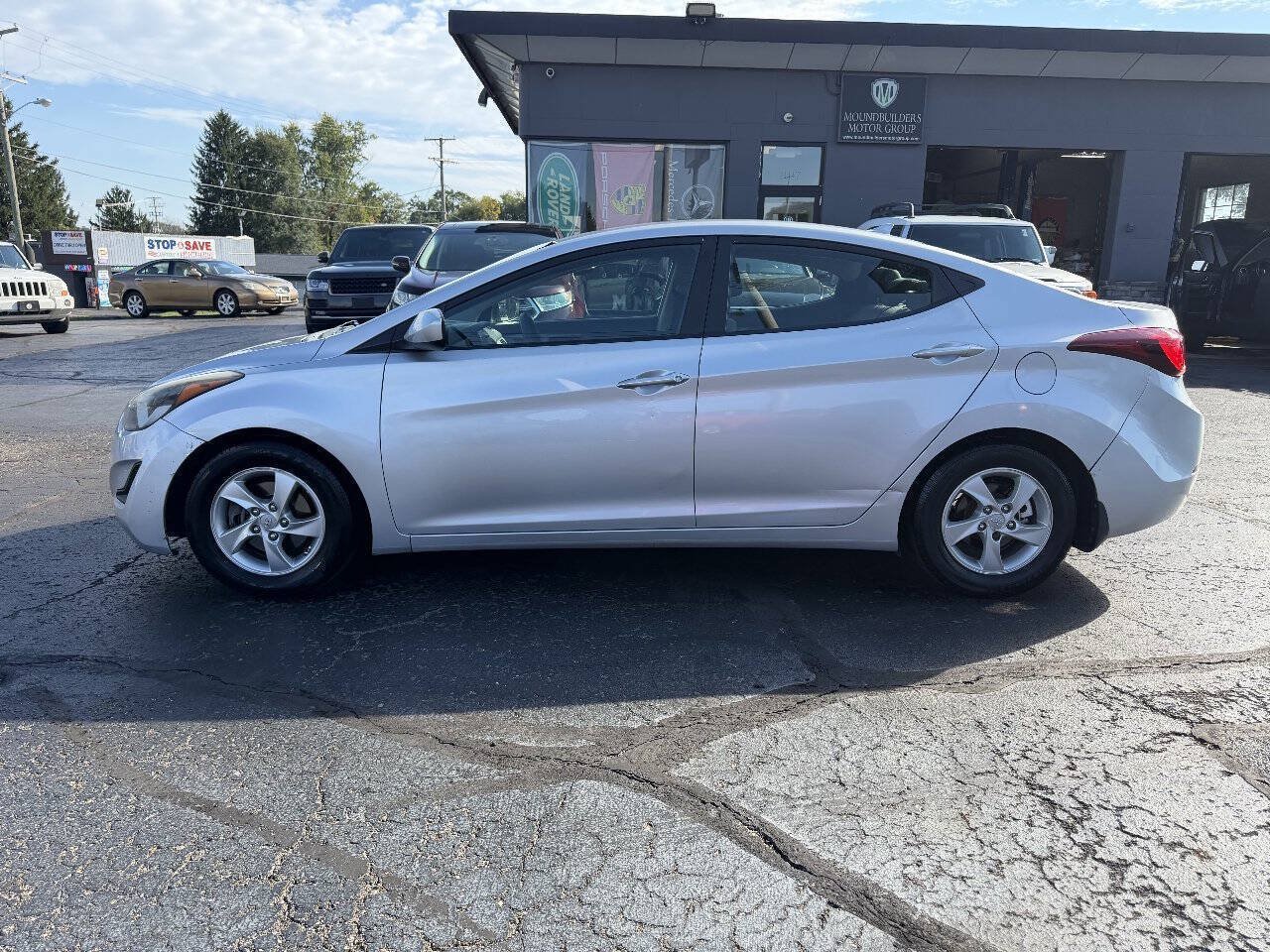 Used 2015 Hyundai Elantra SE FWD image 3