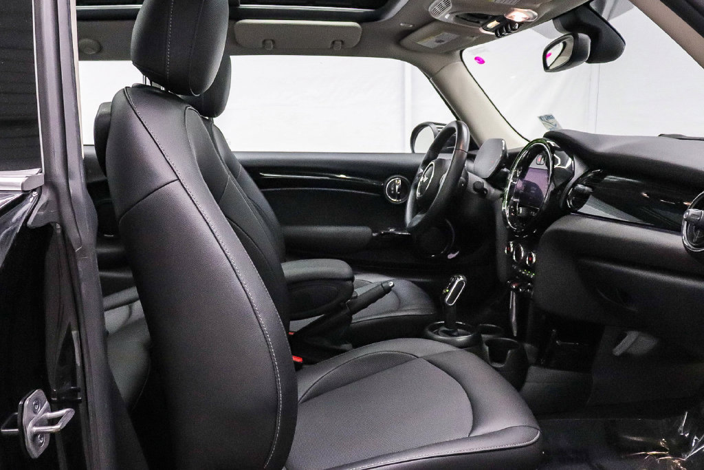 Used 2023 MINI Cooper 2-Door Hardtop FWD image 20