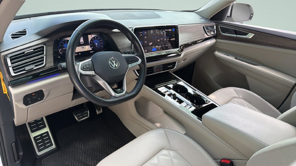 Certified 2024 Volkswagen Atlas SEL Premium R-Line AWD/4WD image 31