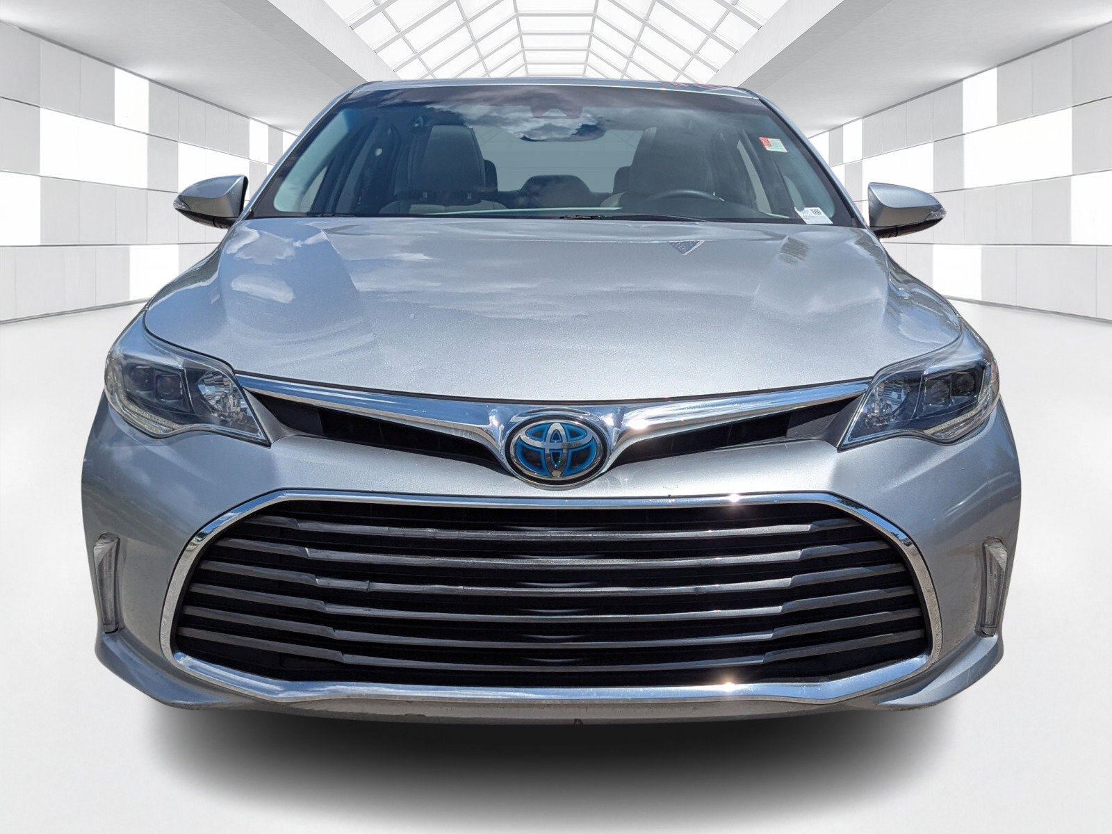 Used 2016 Toyota Avalon Limited w/ Toyota Safety Sense Package FWD image 2