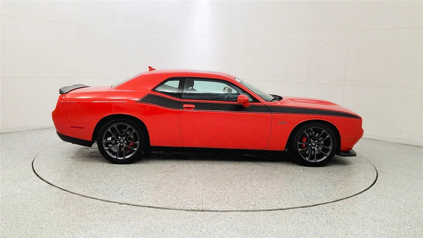 Used 2023 Dodge Challenger R/T w/ Plus Package image 8