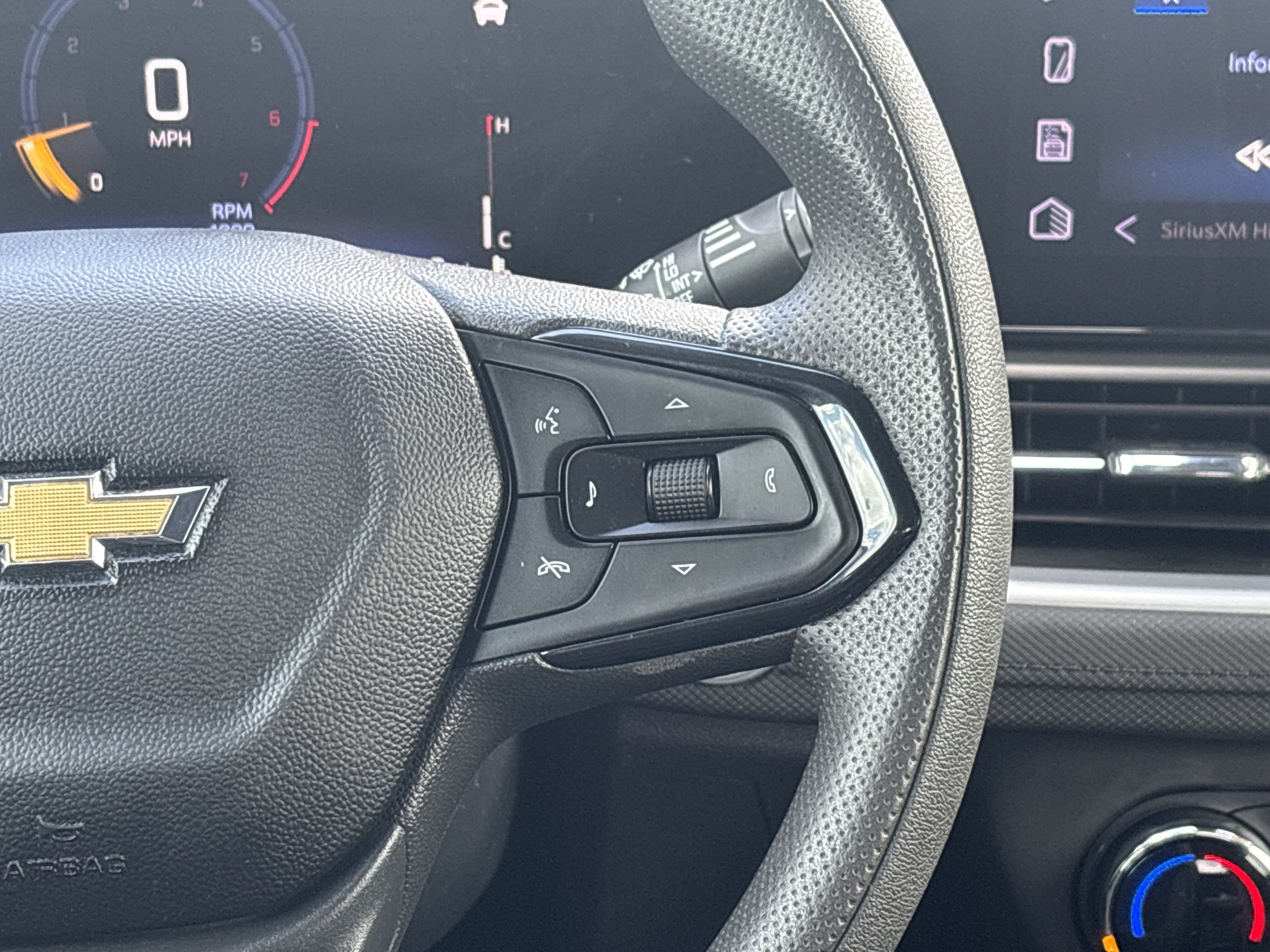 Used 2025 Chevrolet TrailBlazer LS w/ LS Convenience Package FWD image 20